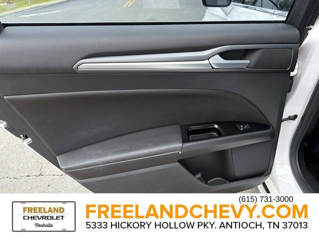 Used 2015 Ford Fusion Titanium image 16