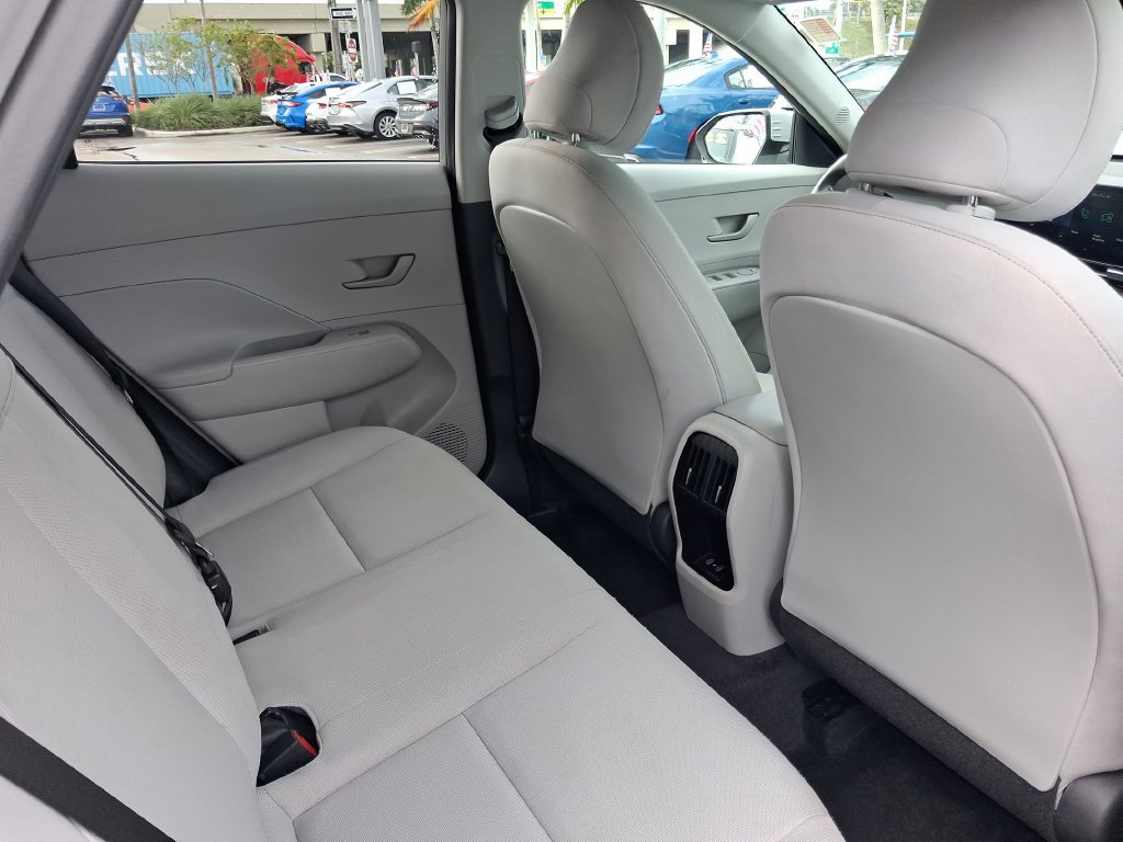 Used 2025 Hyundai Kona SEL AWD/4WD image 25