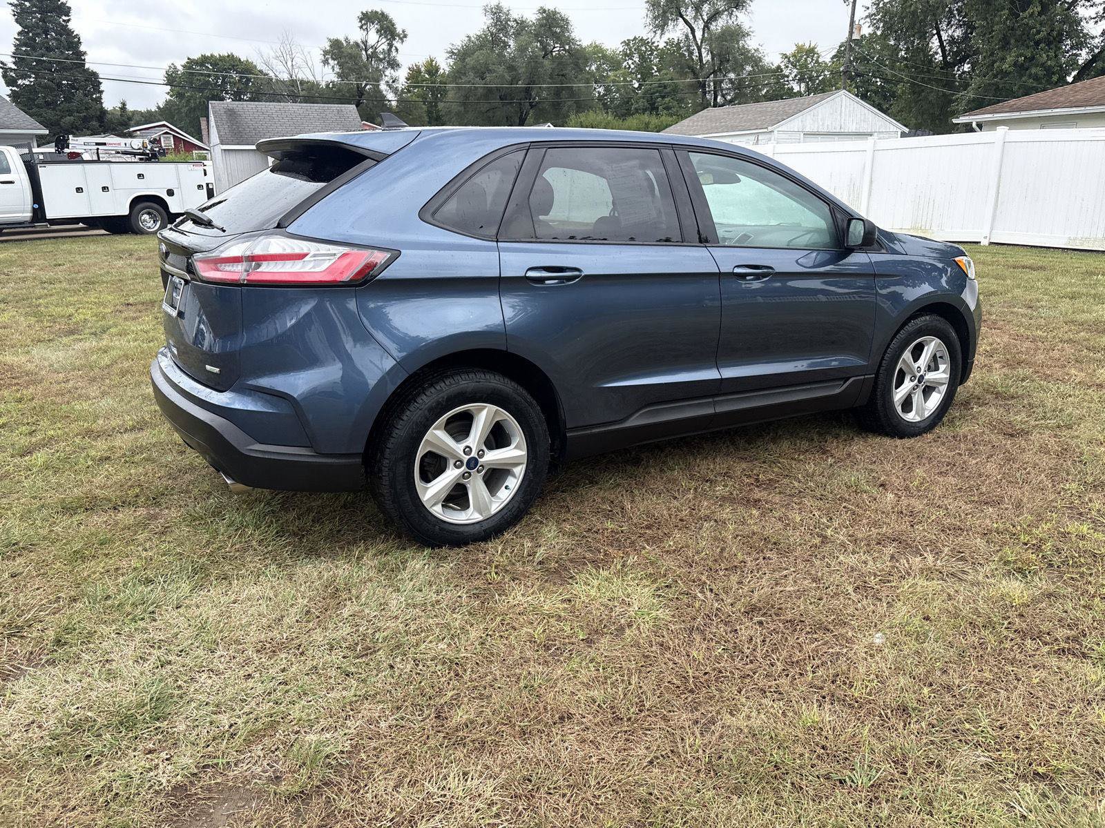 Used 2019 Ford Edge SE FWD image 5