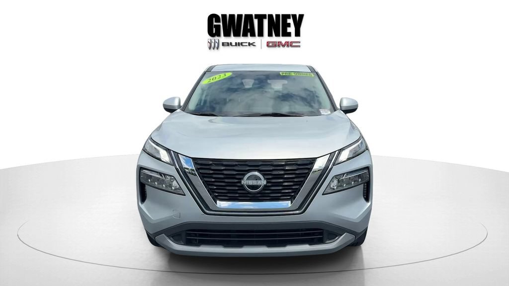 Used 2023 Nissan Rogue SV AWD/4WD image 2