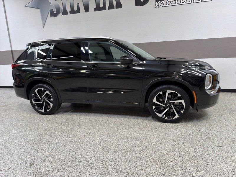 Used 2022 Mitsubishi Outlander SEL FWD image 1
