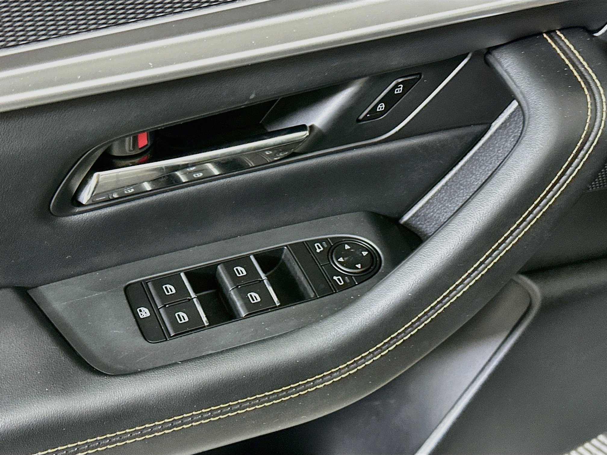 Used 2024 MAZDA CX-90 Plug-In Hybrid w/ Preferred AWD/4WD image 15