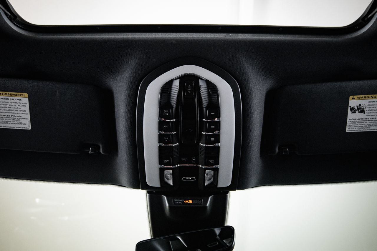 Certified 2020 Porsche Macan S AWD/4WD image 20