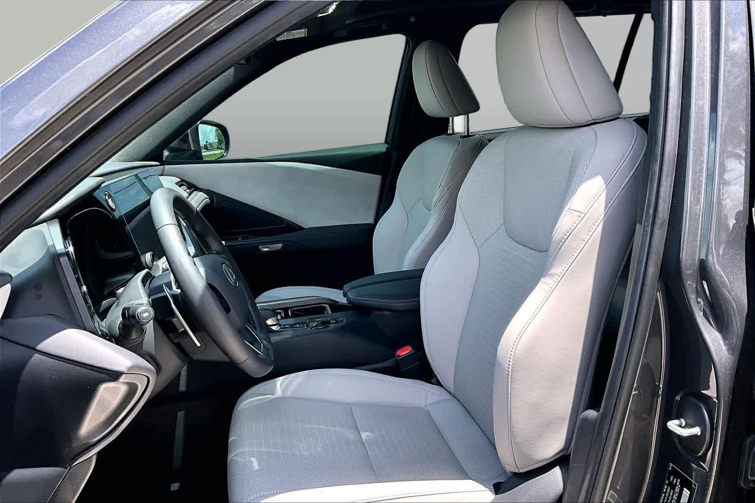 Used 2024 Lexus TX 350 FWD w/ Technology Package image 8