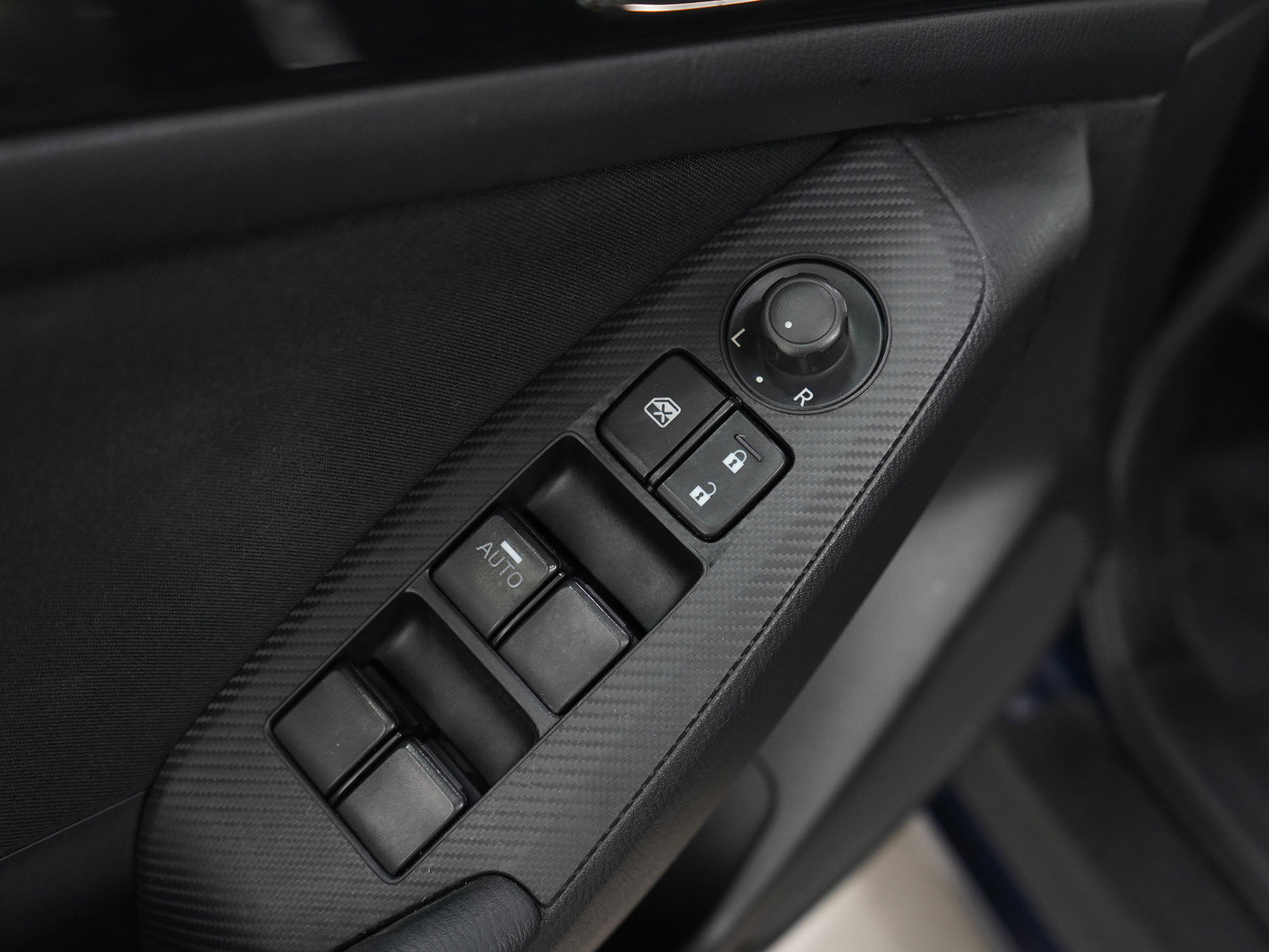 Used 2015 MAZDA MAZDA3 i Sport image 19