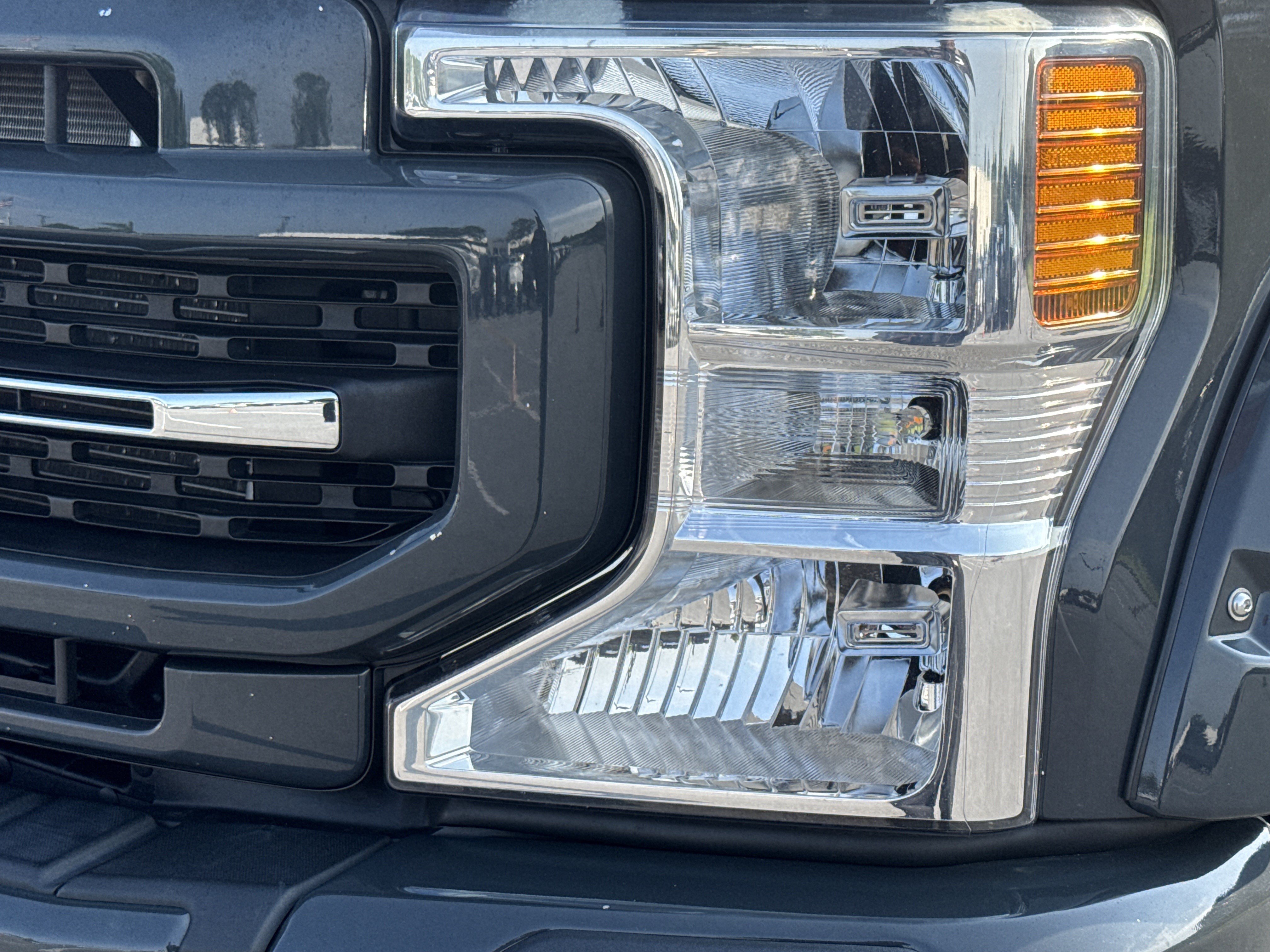 Used 2021 Ford F250 Lariat w/ Lariat Ultimate Package AWD/4WD image 6