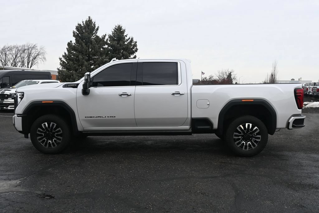 Used 2024 GMC Sierra 3500 Denali Ultimate AWD/4WD image 11