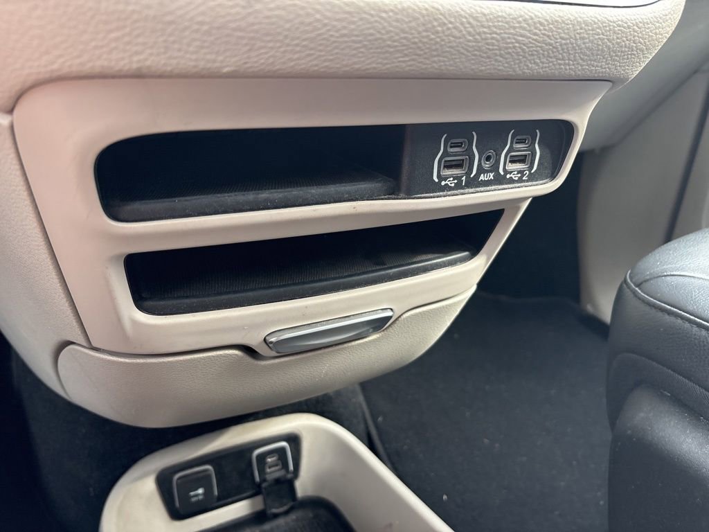 Used 2021 Chrysler Pacifica Touring-L image 26