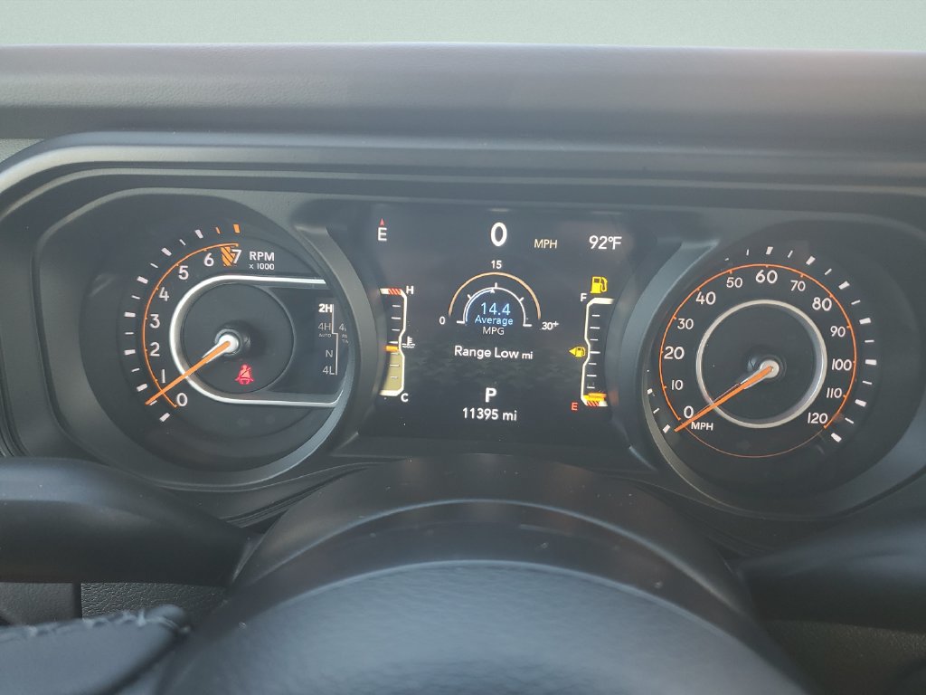 Used 2025 Jeep Gladiator Mojave AWD/4WD image 24