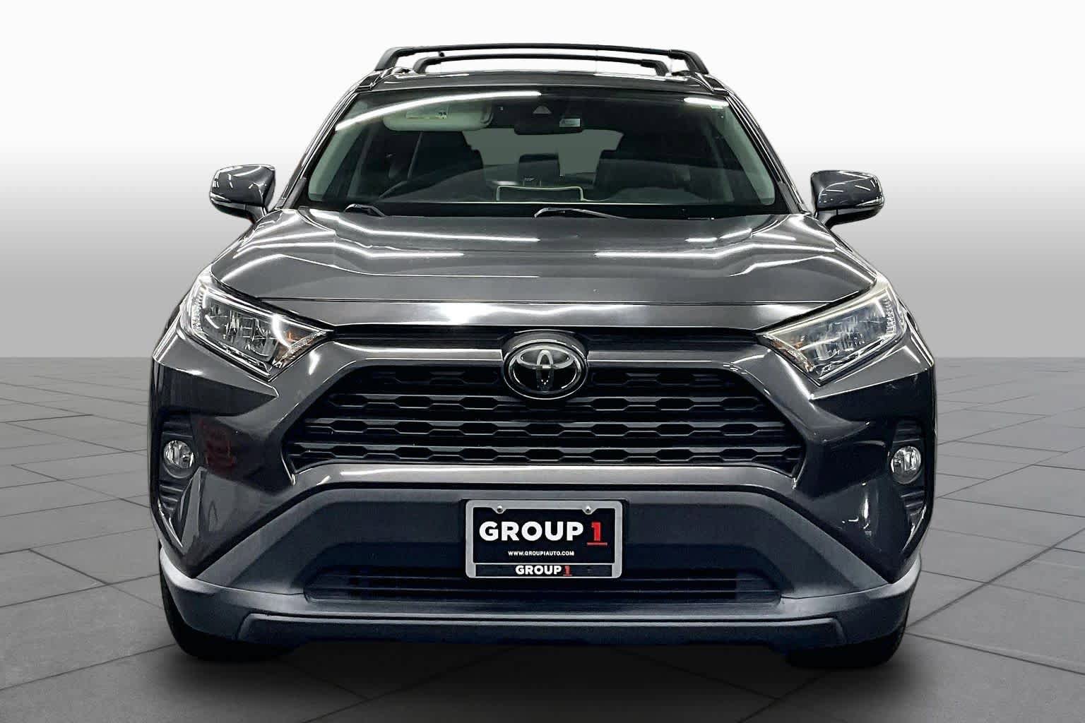 Used 2020 Toyota RAV4 XLE Premium FWD image 3