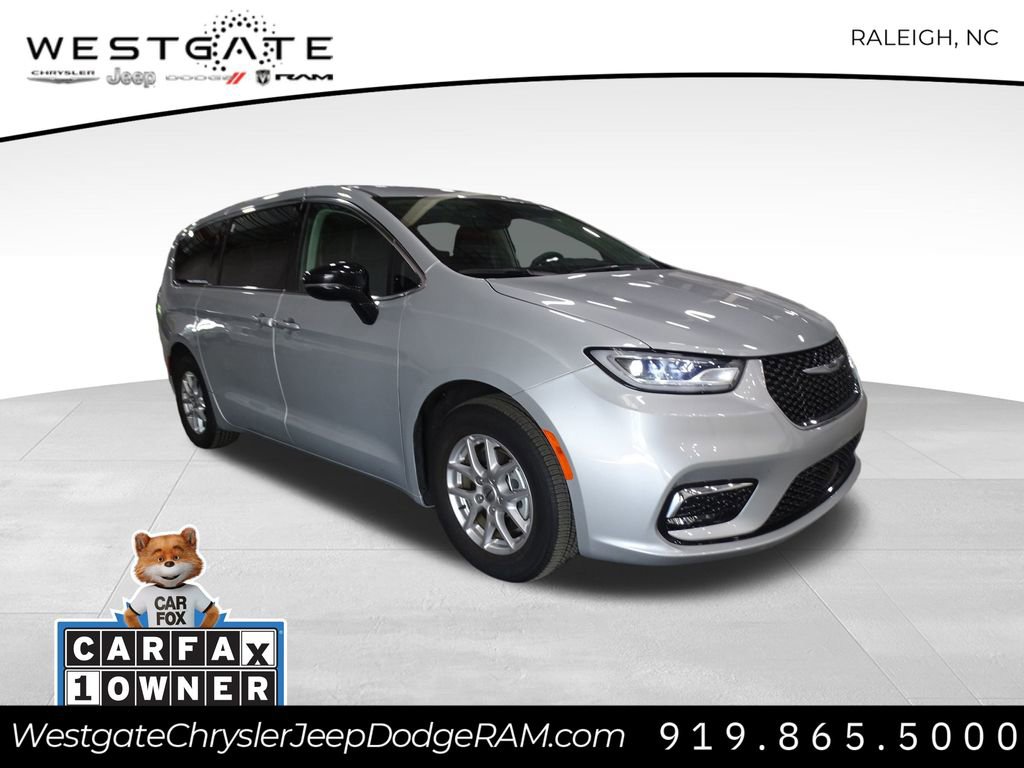 Used 2024 Chrysler Pacifica Touring-L