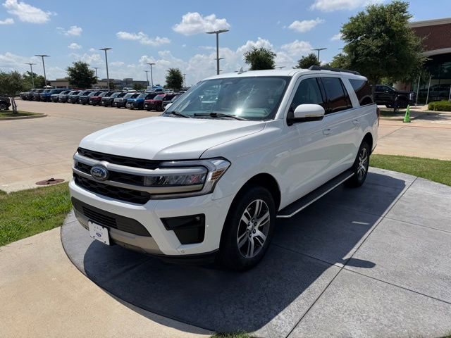 Used 2023 Ford Expedition Max XLT RWD image 3