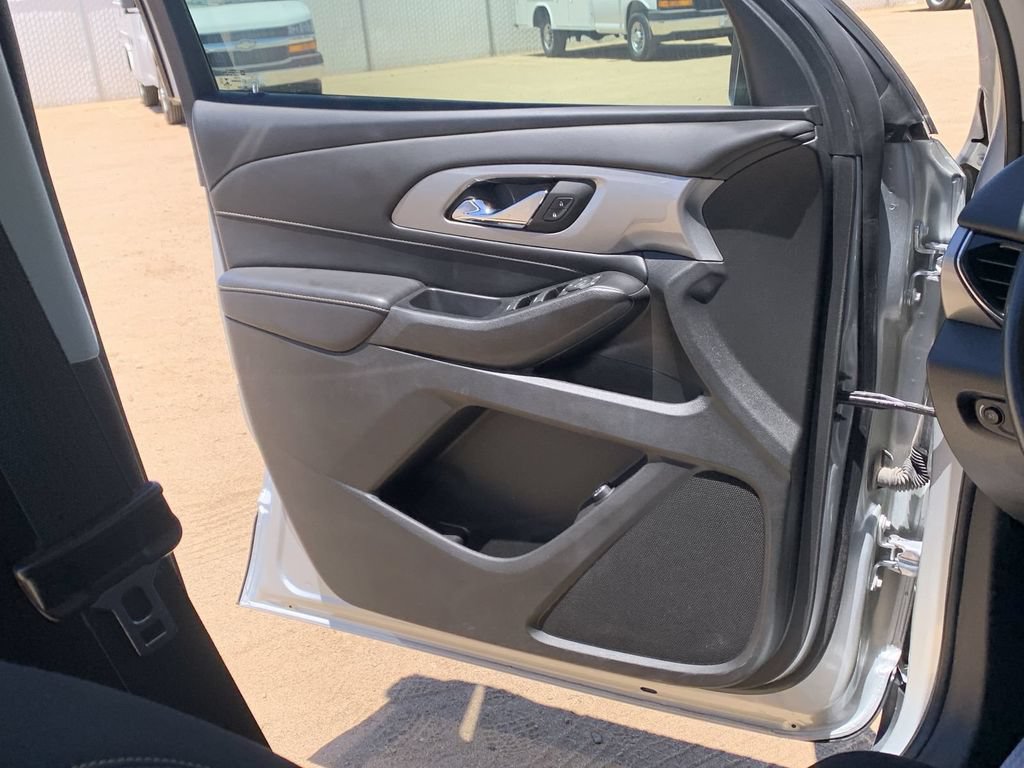 Used 2021 Chevrolet Traverse LT FWD image 20