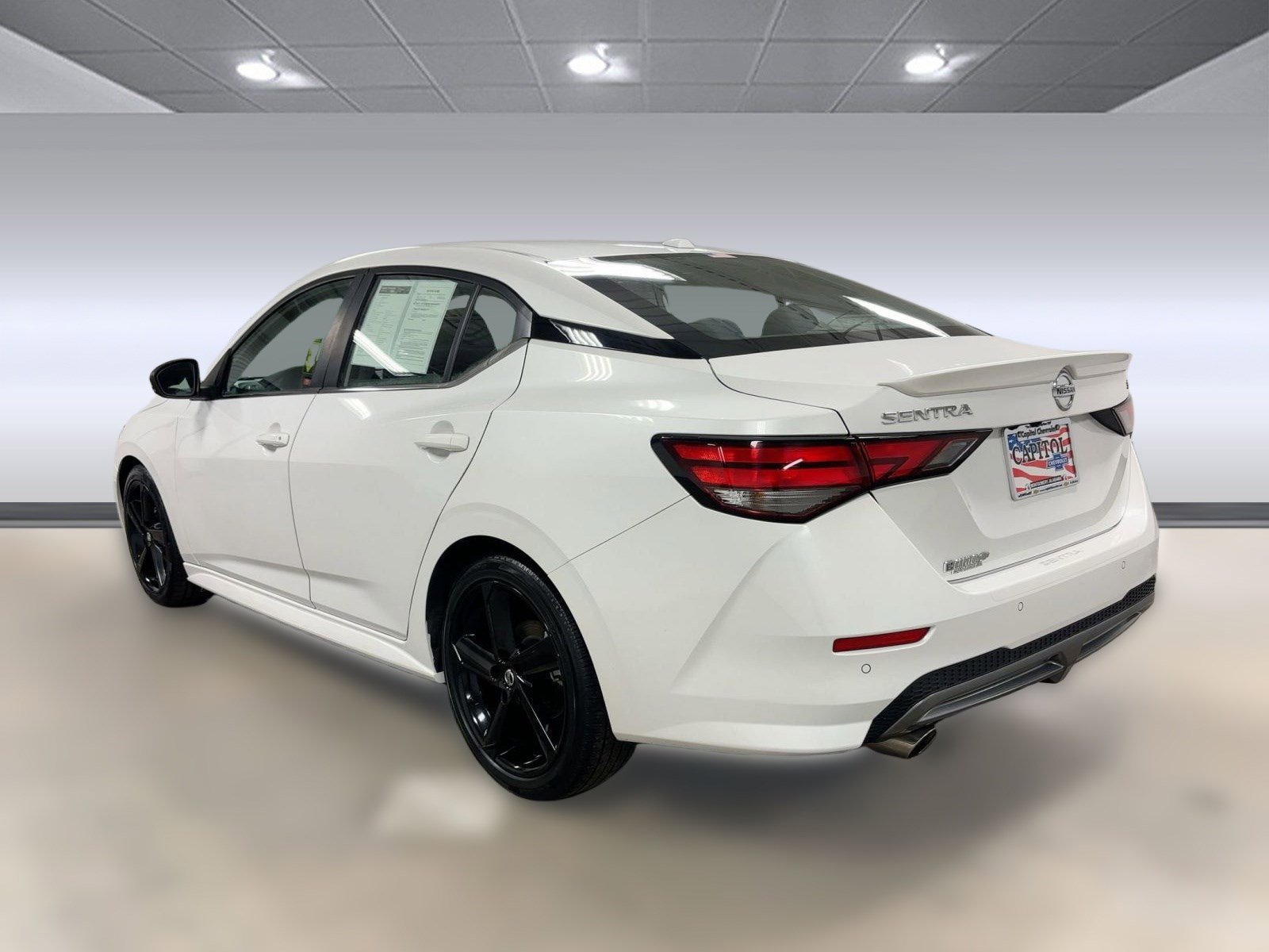 Used 2023 Nissan Sentra SR image 3