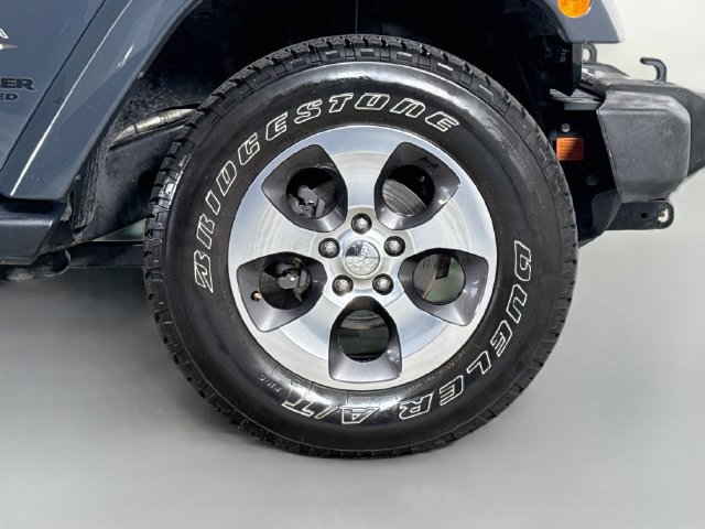 Used 2016 Jeep Wrangler Unlimited Sahara AWD/4WD image 31