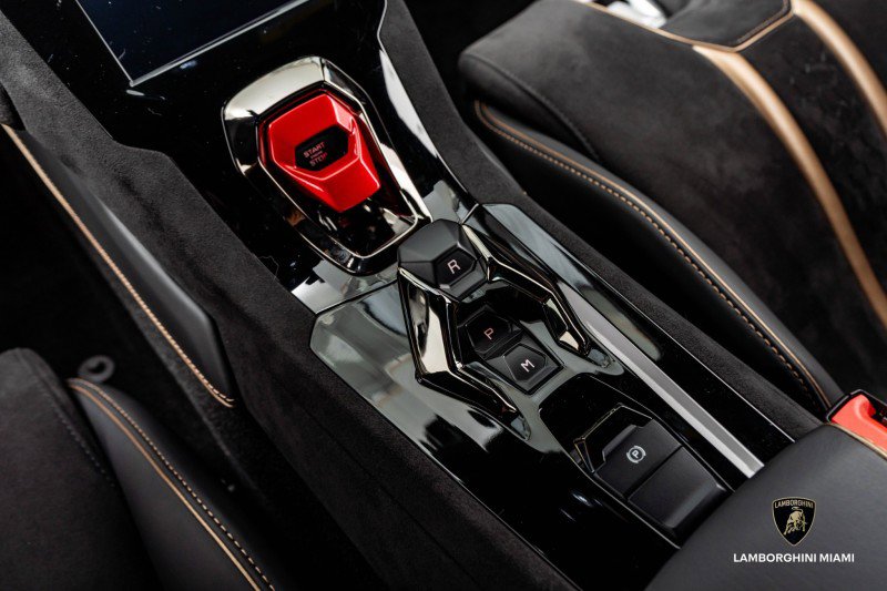 Used 2024 Lamborghini Huracan Tecnica image 36