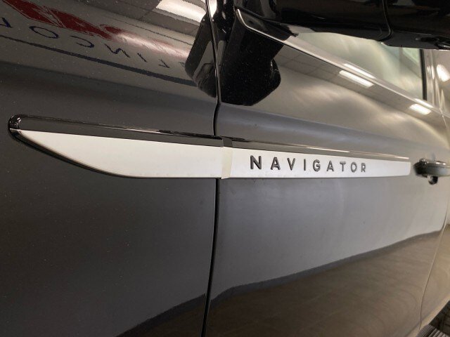 New 2026 Lincoln Navigator Premiere image 24