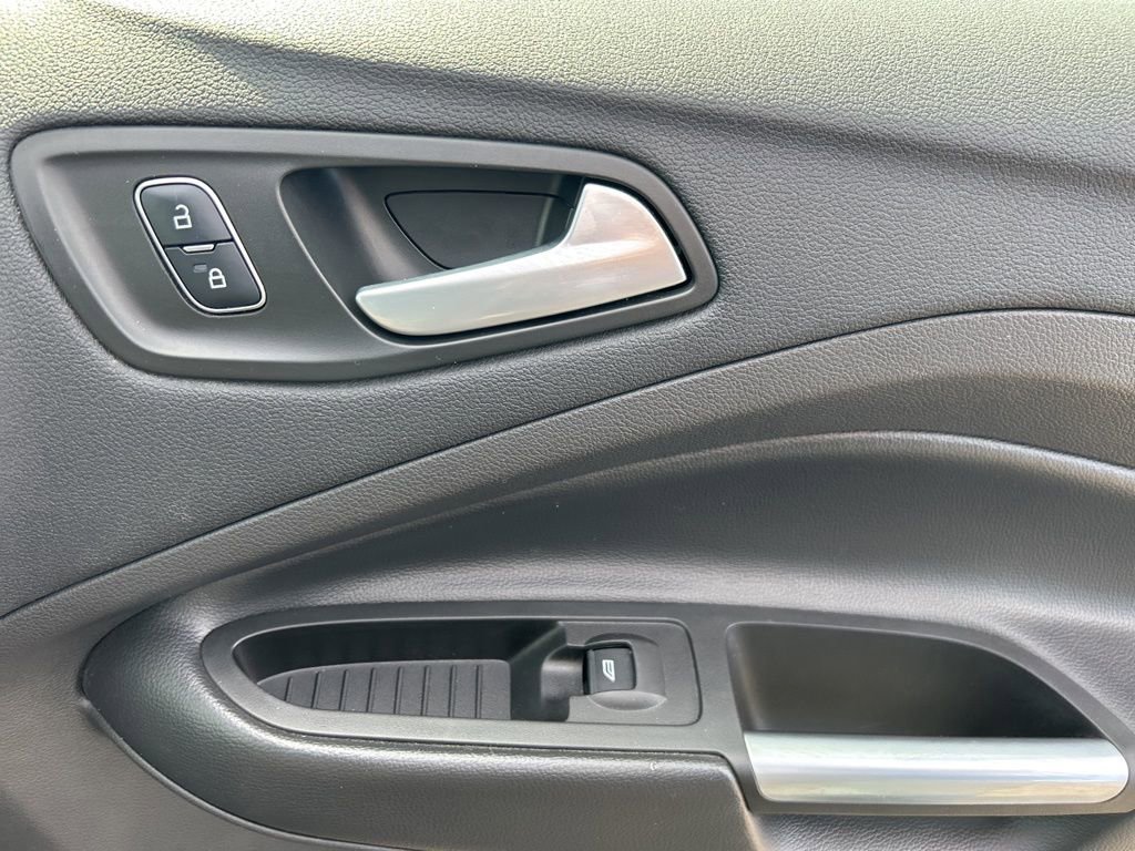 Used 2017 Ford Escape SE AWD/4WD image 18