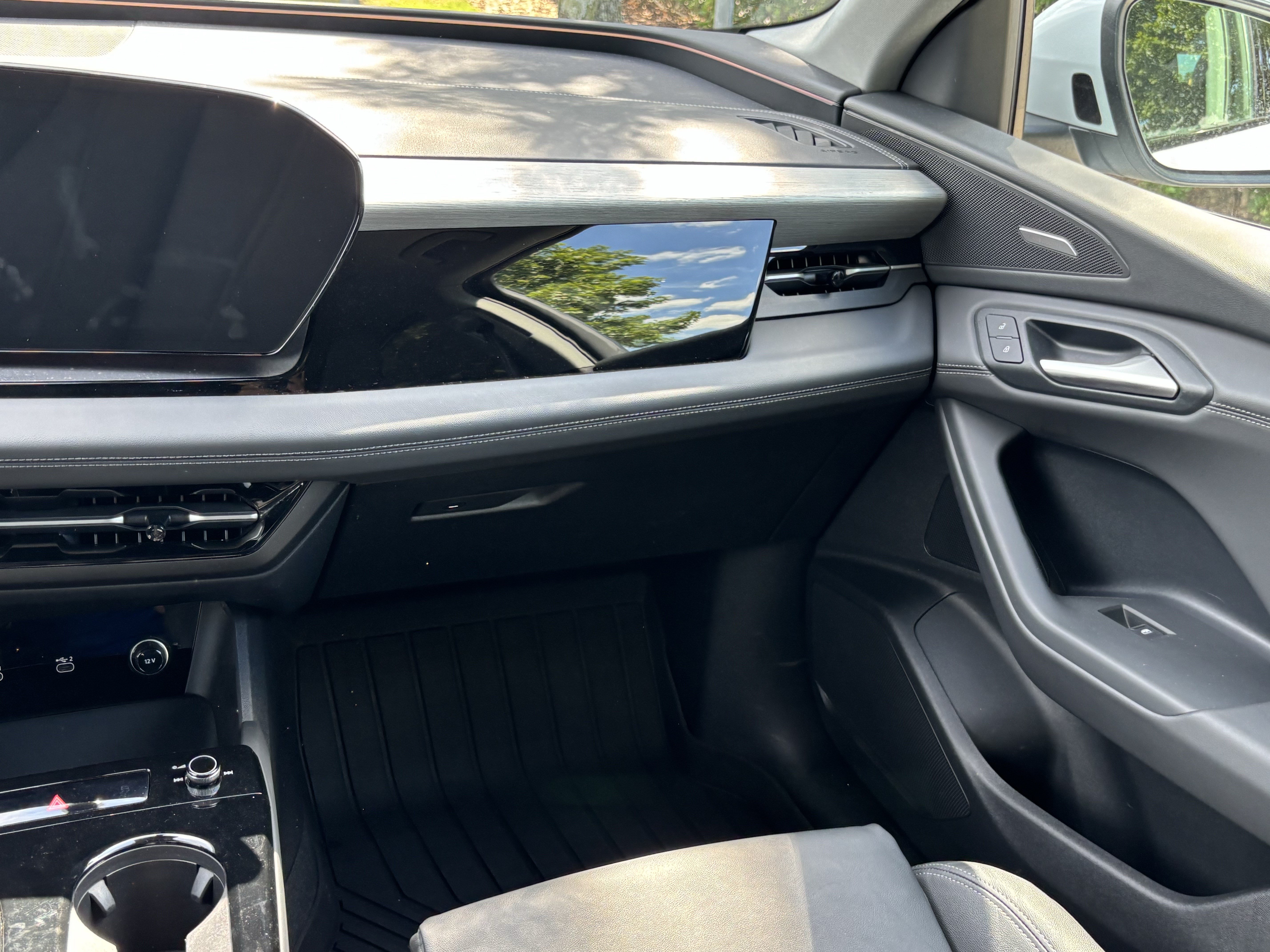 Certified 2025 Audi Q6 e-tron Premium Plus w/ Premium Plus AWD/4WD image 32