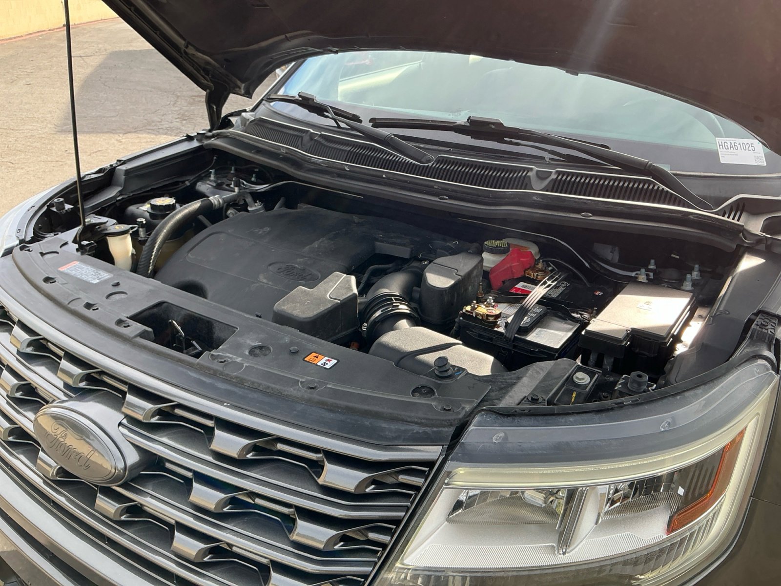 Used 2017 Ford Explorer XLT image 23