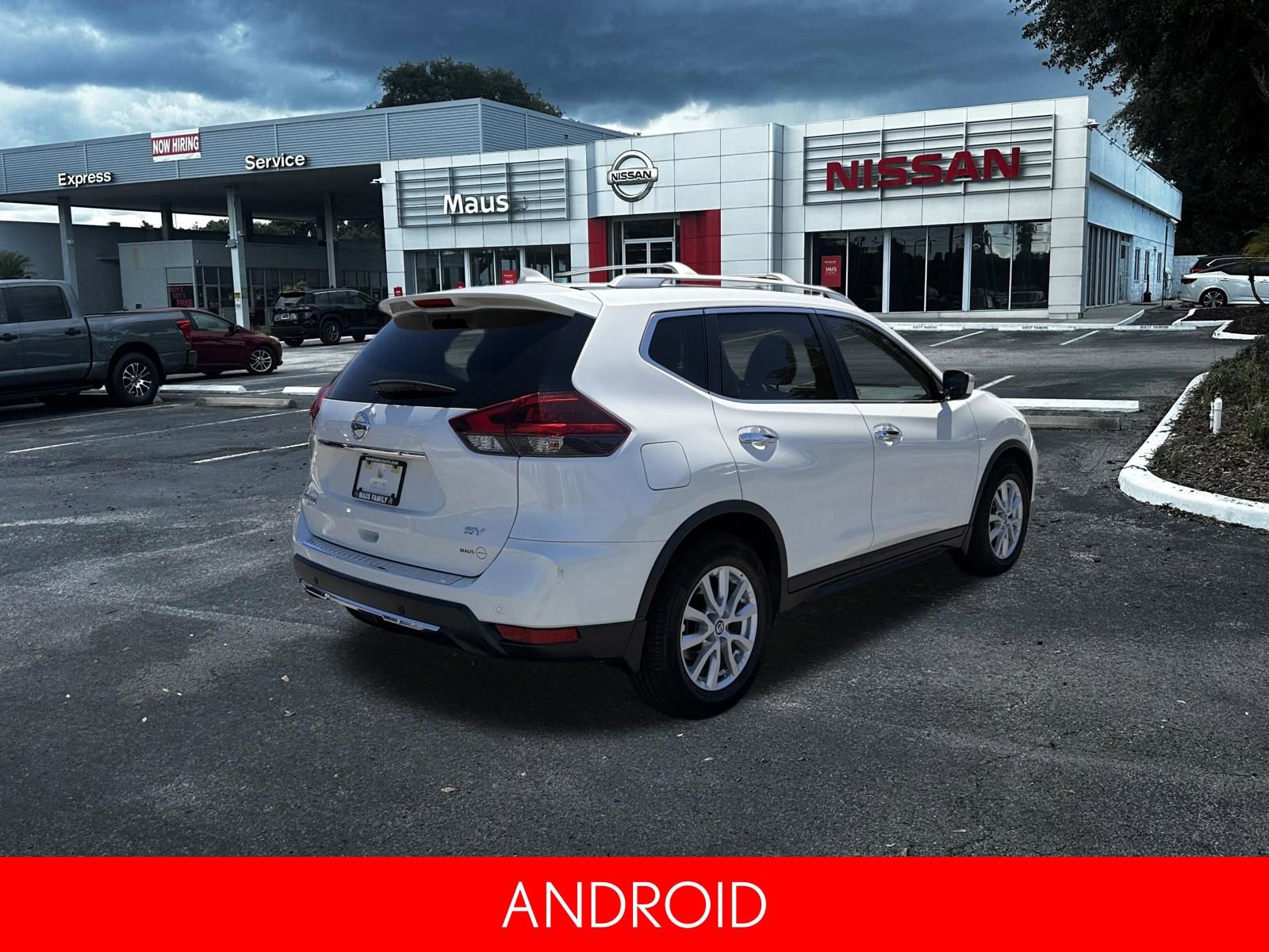 Used 2019 Nissan Rogue SV image 4