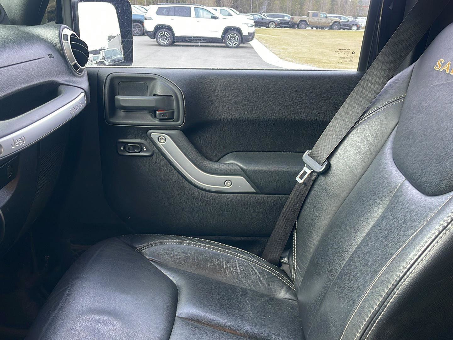 Used 2013 Jeep Wrangler Unlimited Sahara w/ Dual Top Group image 21