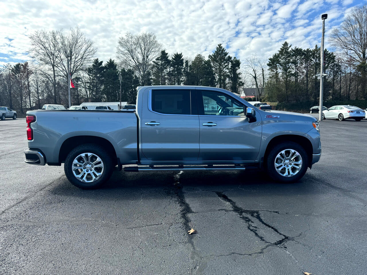 Used 2024 Chevrolet Silverado 1500 LTZ w/ LTZ Premium Package image 5