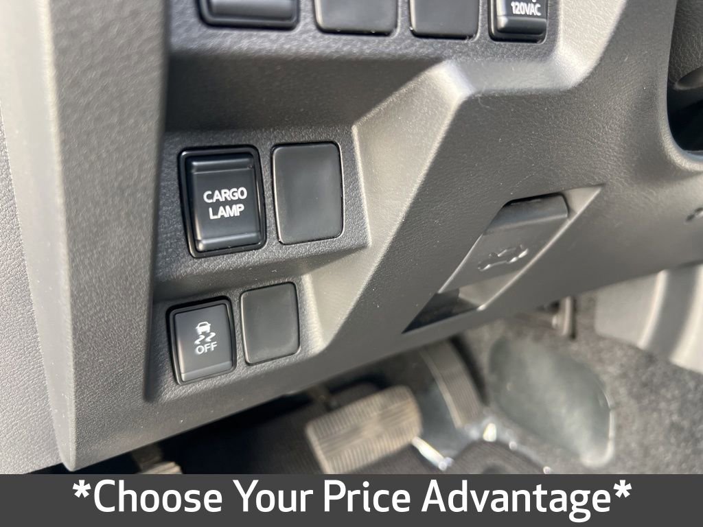Used 2024 Nissan Frontier SV w/ SV Convenience Package image 40