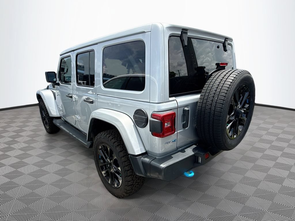 Used 2022 Jeep Wrangler Unlimited Sahara w/ Cold Weather Group AWD/4WD image 8