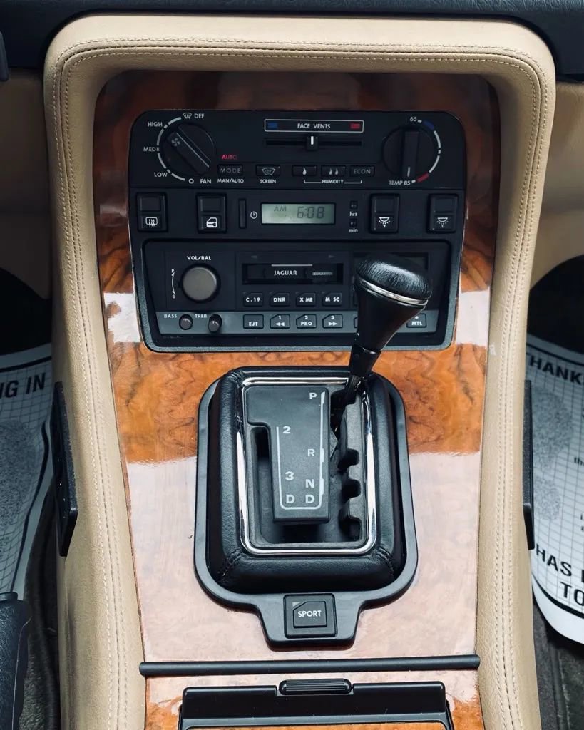 Used 1990 Jaguar XJ6 Sovereign image 13