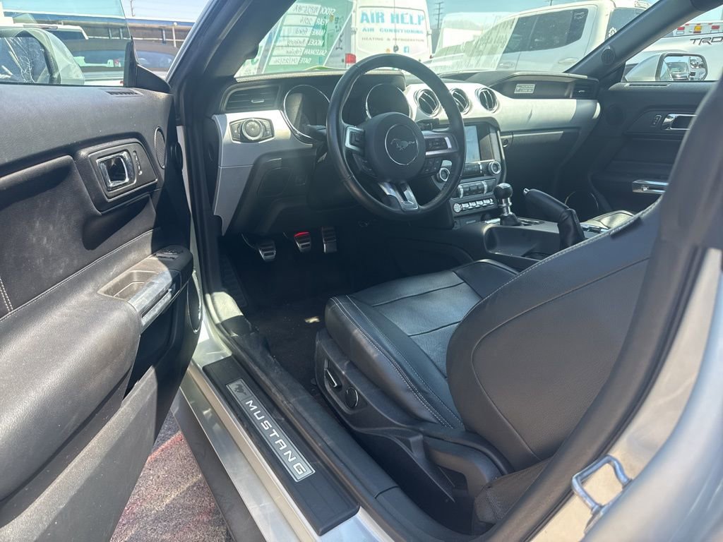 Used 2016 Ford Mustang Premium RWD image 5