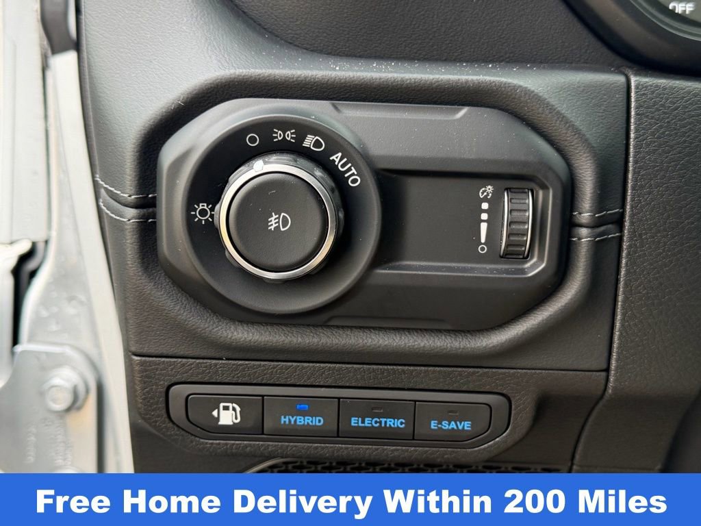 Used 2024 Jeep Wrangler Unlimited Sahara w/ Technology Group image 30