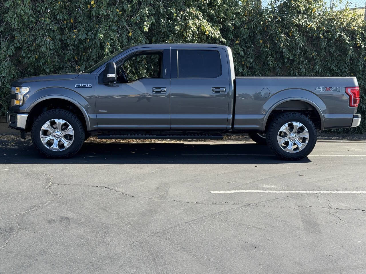 Used 2017 Ford F150 Lariat w/ Equipment Group 501A Mid image 6