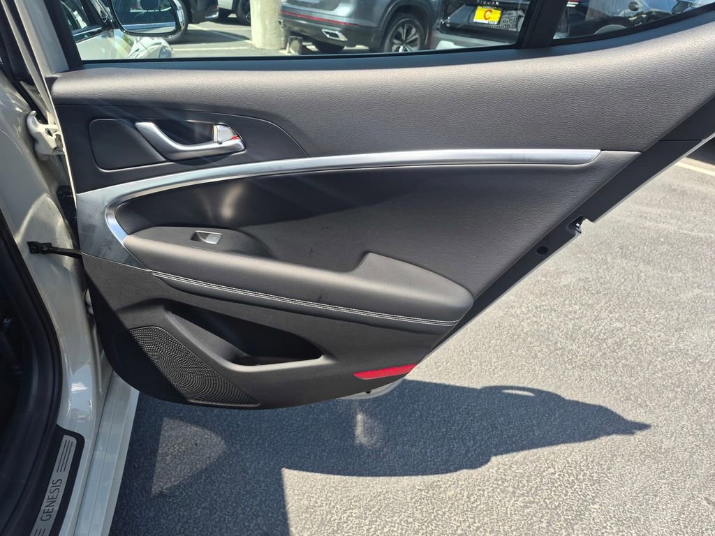 Used 2026 Genesis G70 2.5T image 31