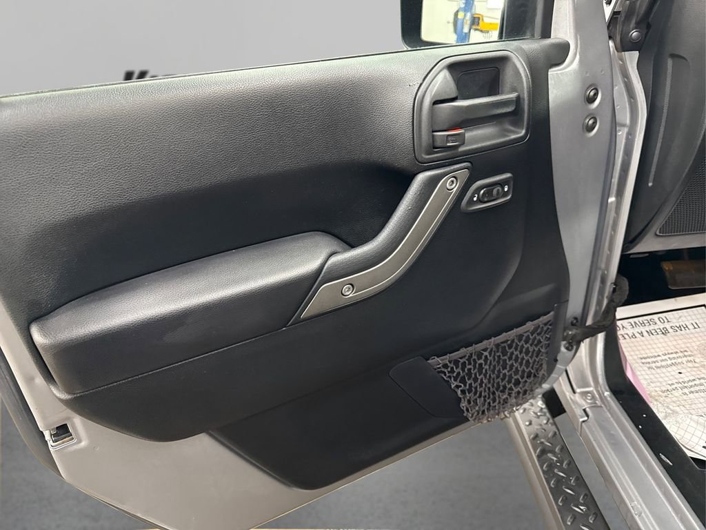 Used 2016 Jeep Wrangler Unlimited Willys image 21