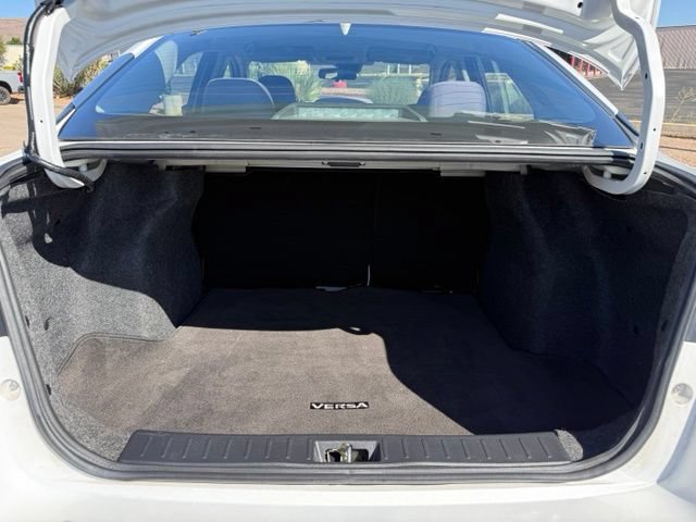 Used 2022 Nissan Versa SV FWD image 33