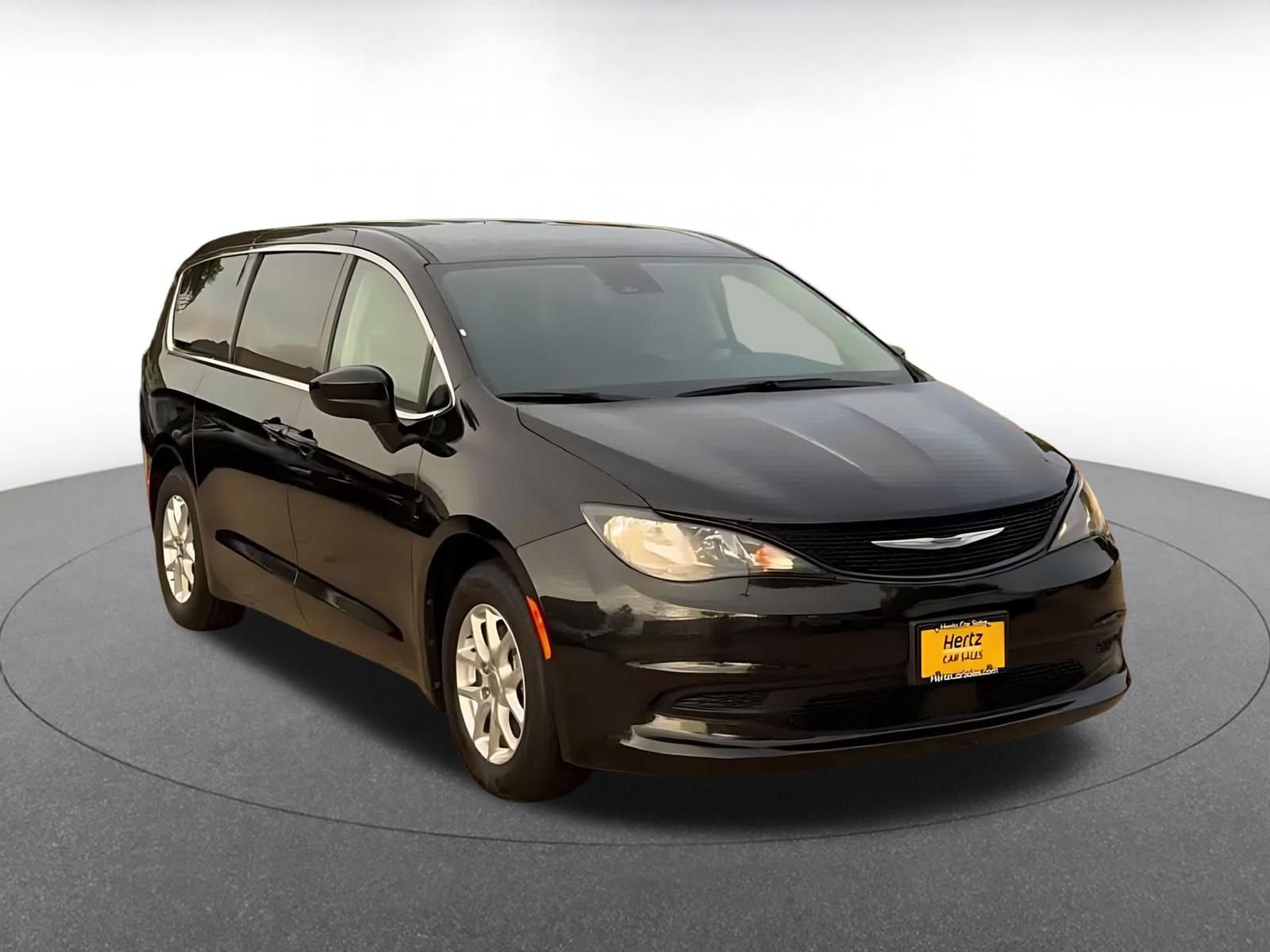 Used 2023 Chrysler Voyager LX FWD image 3