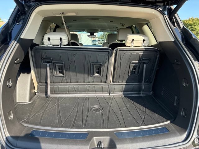 Used 2024 Buick Enclave Essence w/ Technology Package FWD image 17