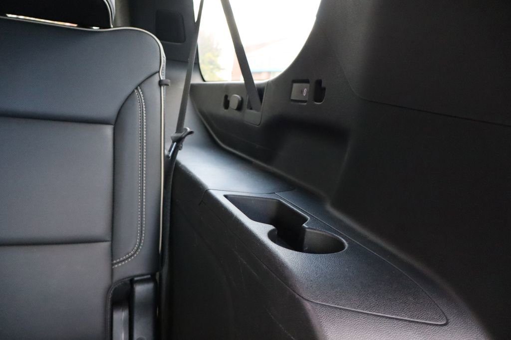 Used 2023 Chevrolet Suburban Premier image 52