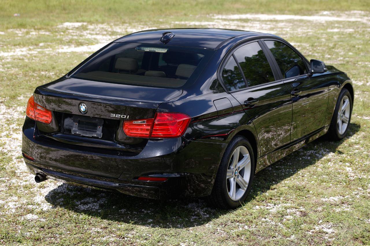 Used 2015 BMW 320i Sedan RWD image 11