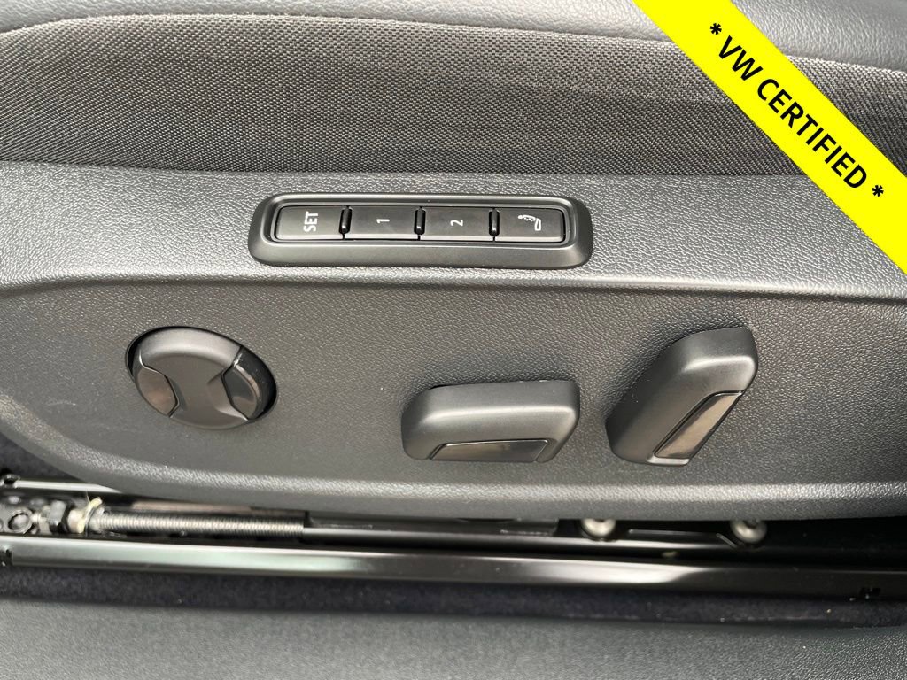 Used 2022 Volkswagen ID.4 Pro S w/ Gradient Package RWD image 14