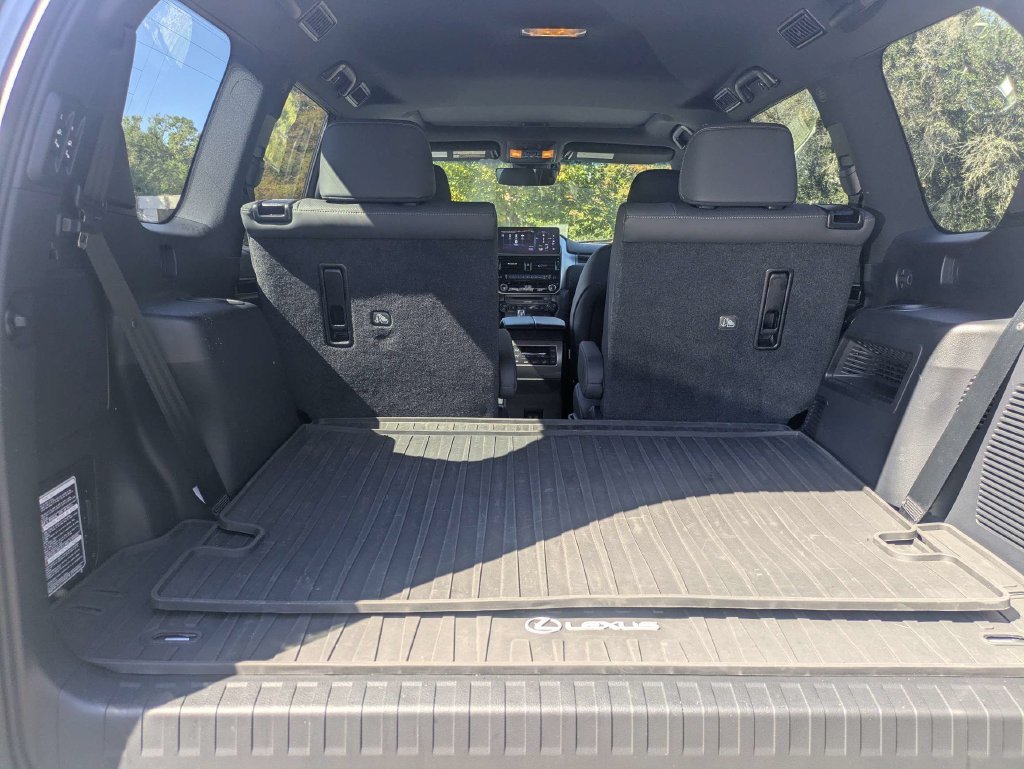 Used 2023 Lexus GX 460 Premium AWD/4WD image 13