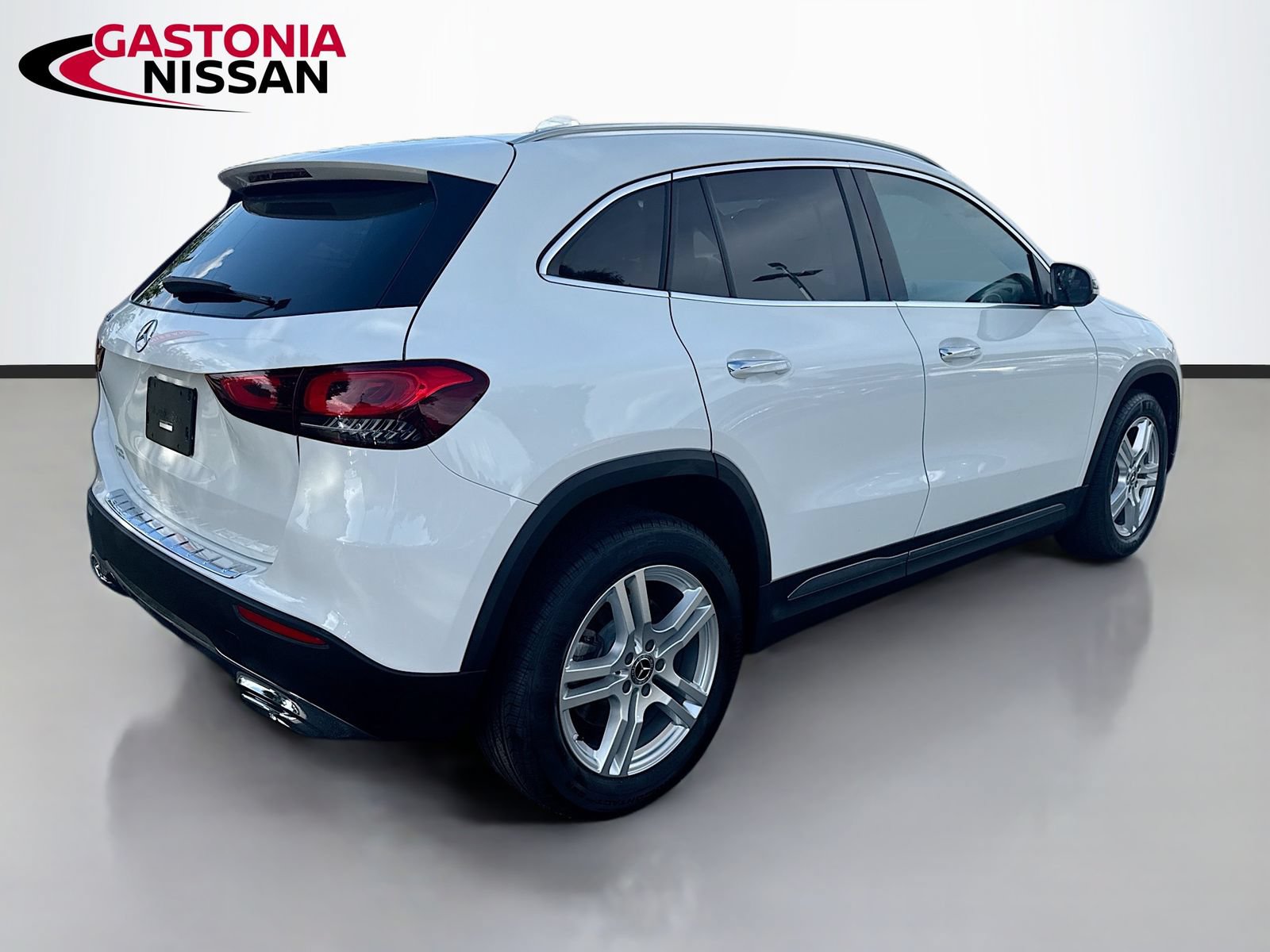 Used 2023 Mercedes-Benz GLA 250 w/ Premium Package image 9
