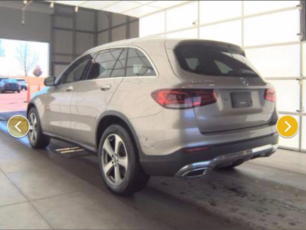 Used 2021 Mercedes-Benz GLC 300 4MATIC w/ Premium Package image 7