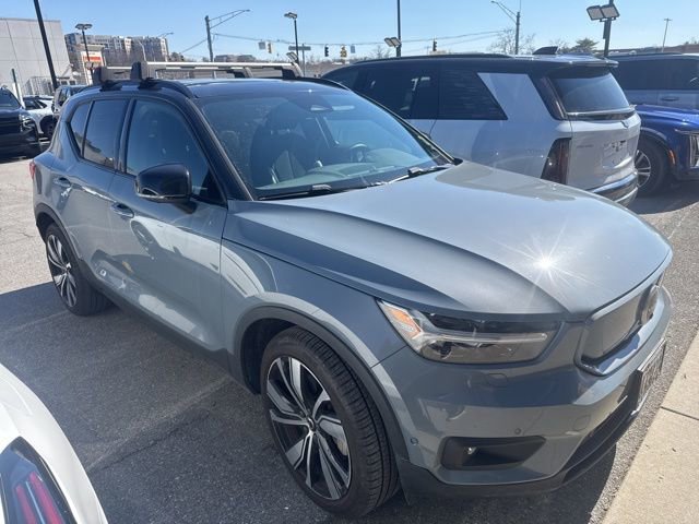 Used 2022 Volvo XC40 P8 Recharge Plus image 2