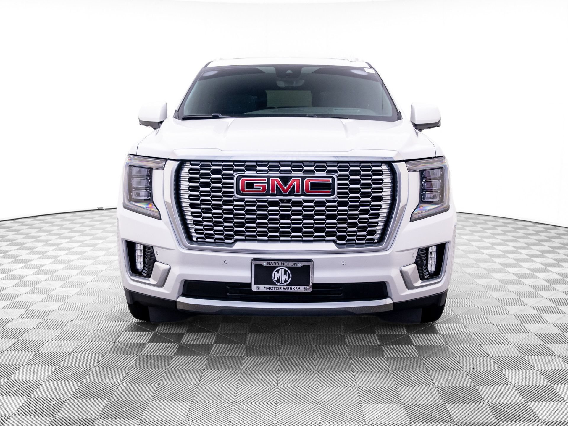 Used 2024 GMC Yukon Denali w/ Advanced Technology Package AWD/4WD image 10