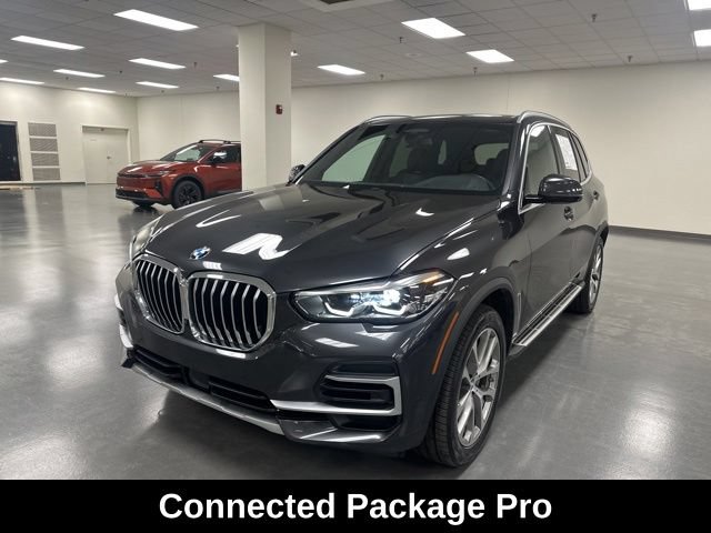 Used 2022 BMW X5 xDrive40i AWD/4WD image 3