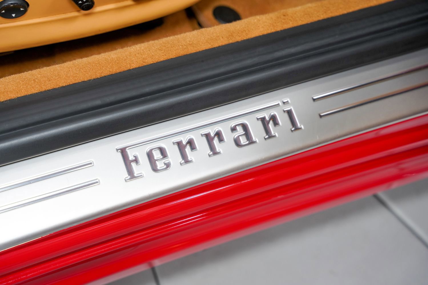 Used 2013 Ferrari California RWD image 31