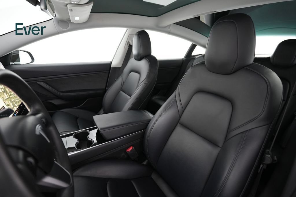 Used 2019 Tesla Model 3 Standard Range RWD image 4