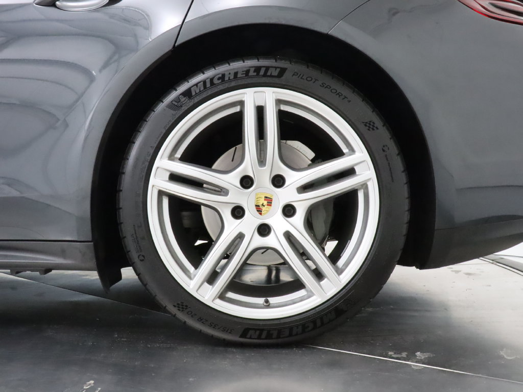 Used 2018 Porsche Panamera 4S AWD/4WD image 42